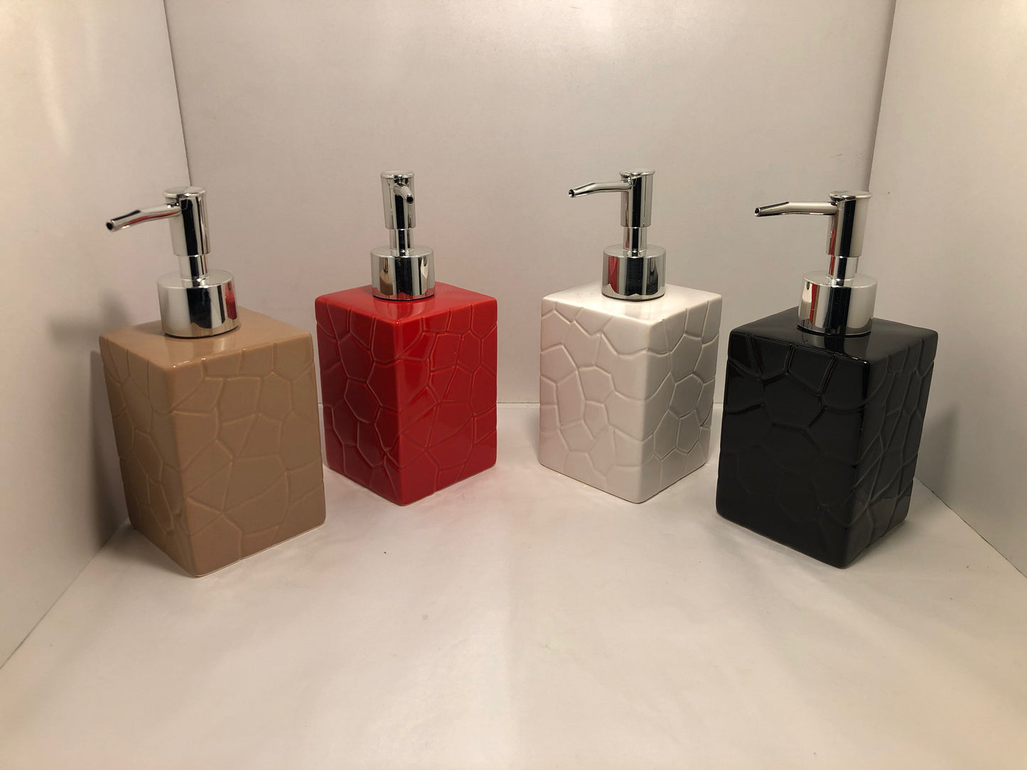 Distributeur à savon moderne